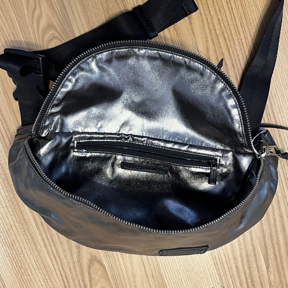 Rebecca Minkoff cross-body bag, with pockets. Distressed silver. - Picture 13 of 16